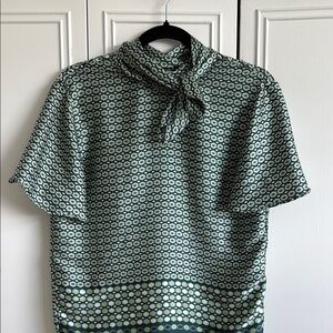 Green Short Sleeve Tee with Geometric Pattern